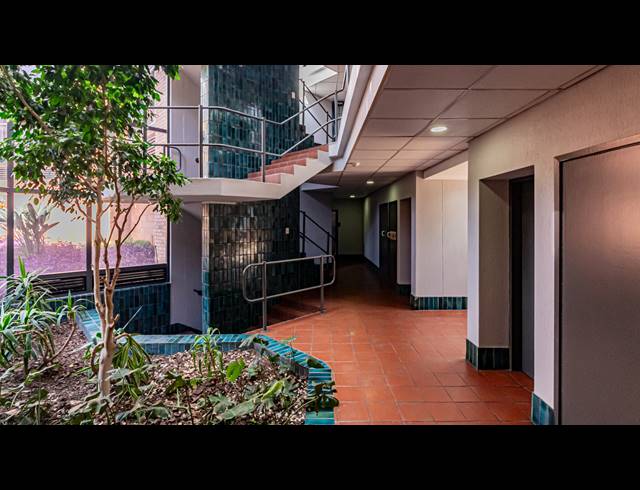 665M² OFFICE TO LET IN FERNDALE